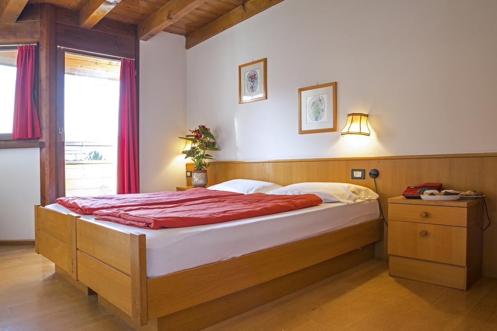 Hotel San Valier Кавалезе Стая снимка
